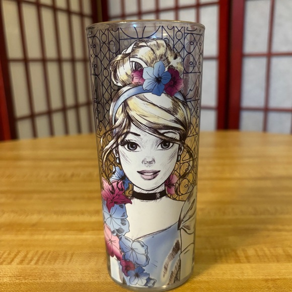 Disney Cinderella 10 oz Glass - Picture 1 of 7